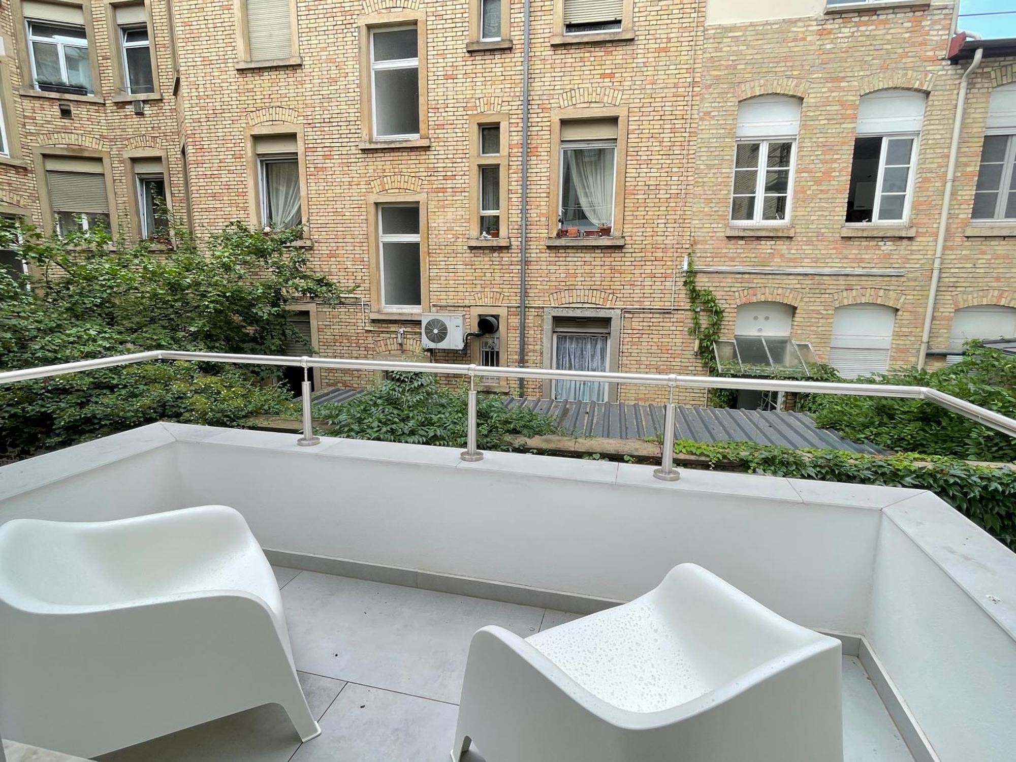 Modernes Apartment Im Zentrum Von Карлсруэ Экстерьер фото
